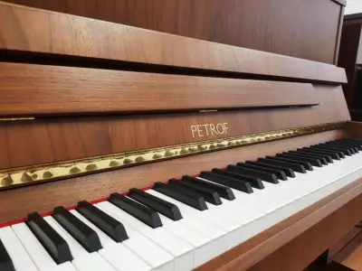 قیمت پیانو آکوستیک پتروف